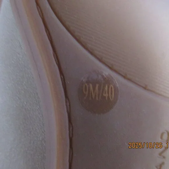 LUCKY BRAND Mizina Faux Leather Shooties $99 - US Size 9 - Dune - 1397 - Picture 9 of 11